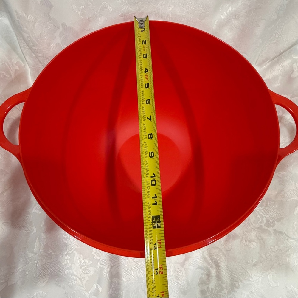 NEW in Package - Tupperware Jumbo Bowl - Red with White Seal - Picture 7 of 10